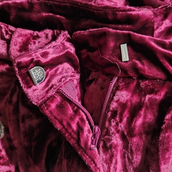 New Rococo Sand Velvet Embroidered Burgundy Pants NWT Size Medium - Picture 8 of 11